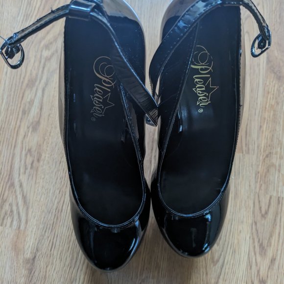 6" Patent Pleaser Ankle Strap Platform Pump - Picture 2 of 5